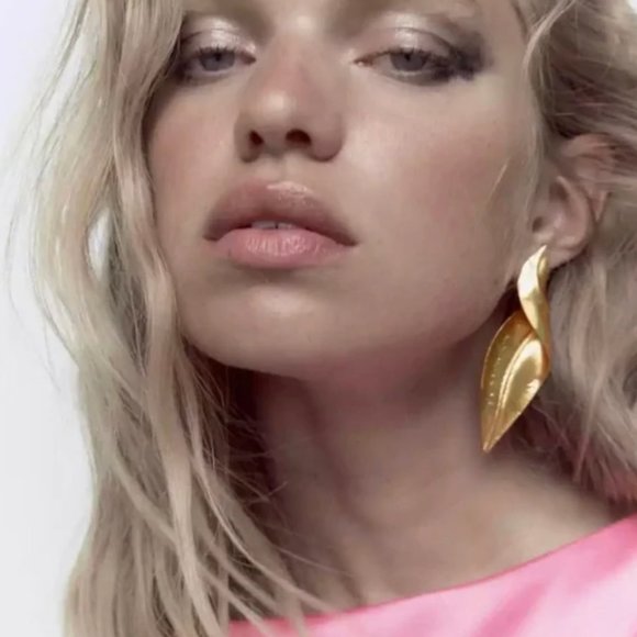 Anthropologie Jewelry - Anthro Twisted Gold Leaf Statement Earrings